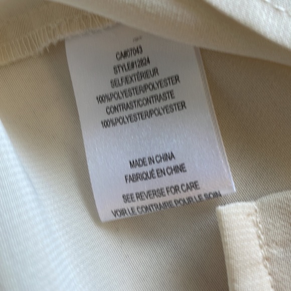 Sheer sleeveless button-down blouse - Picture 4 of 5